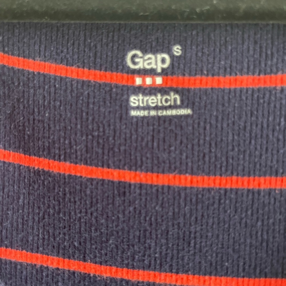 Gap Ribbed Stretchy Tank - Picture 2 of 2